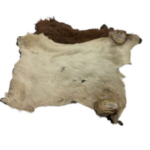 Oksehud i plader med pels – 2 stk.